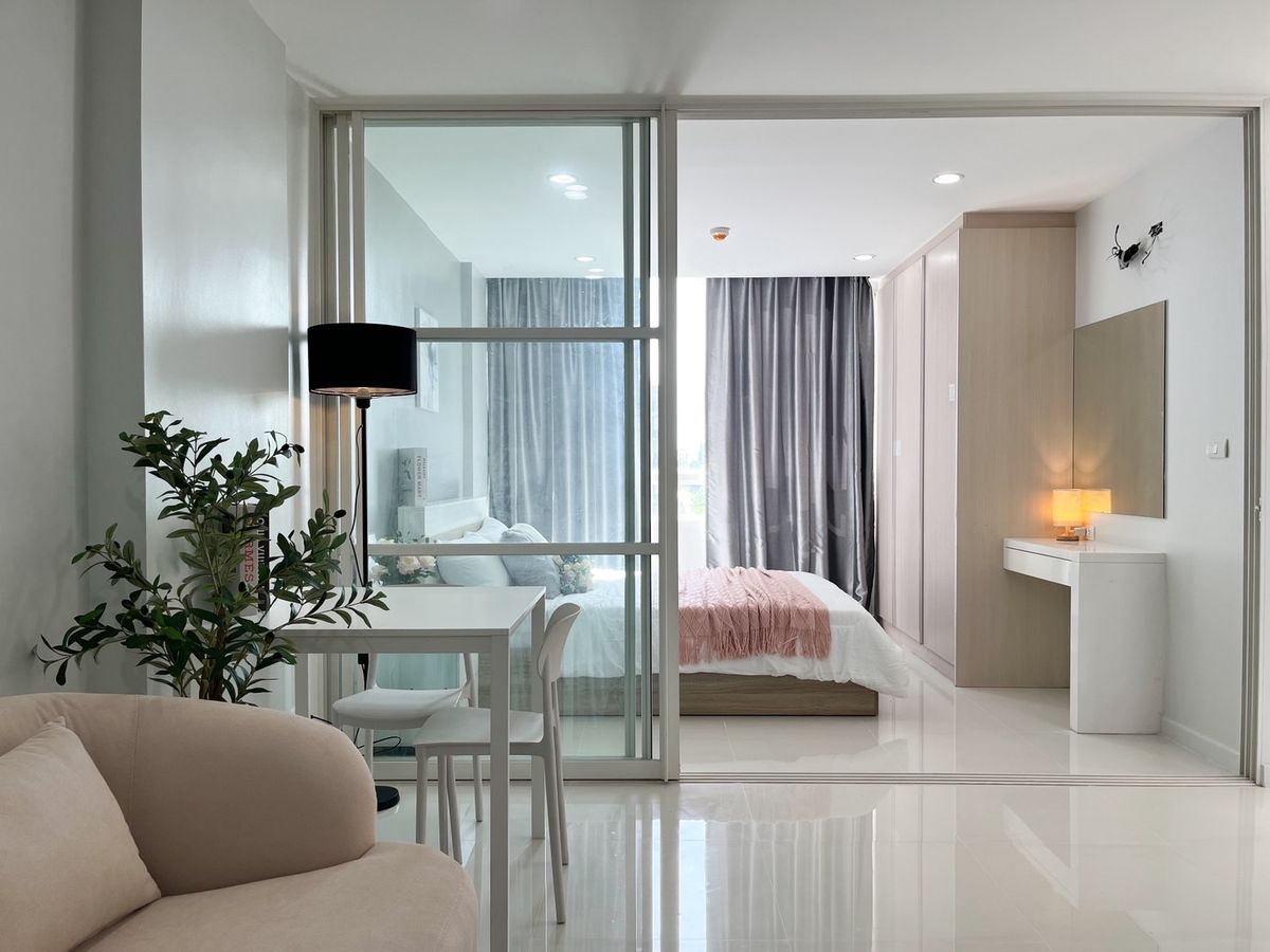 ขายคอนโดพัฒนาการ ศรีนครินทร์ : ขายคอนโด อิลีเม้นท์ ศรีนครินทร์ 3ึ7 ตรม  ห้องรีโนเวทใหม่ สวยแบบคุ้ม 