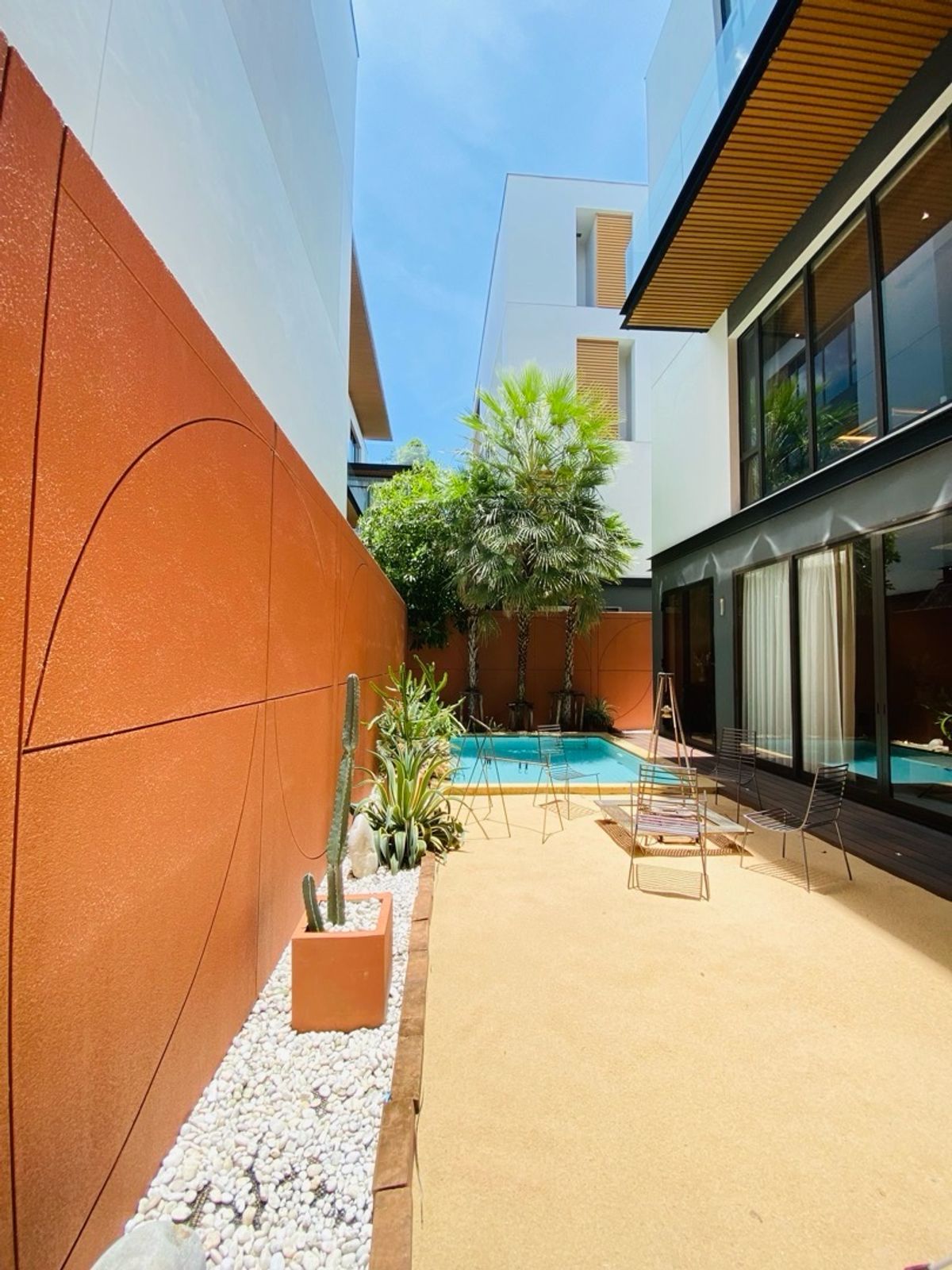 For SaleHouseKaset Nawamin,Ladplakao : 💎 Pinning luxury - superior in every dimension, The Primary V Kaset-Nawamin, a very exclusive project, only 18 houses in a high potential area, with only the last 7 remaining for those who are ready. “Choose the best”