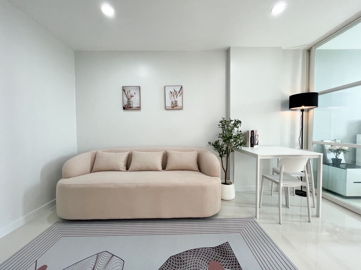 ขายคอนโดพัฒนาการ ศรีนครินทร์ : ขายคอนโด อิลีเม้นท์ ศรีนครินทร์ 3ึ7 ตรม  ห้องรีโนเวทใหม่ สวยแบบคุ้ม 