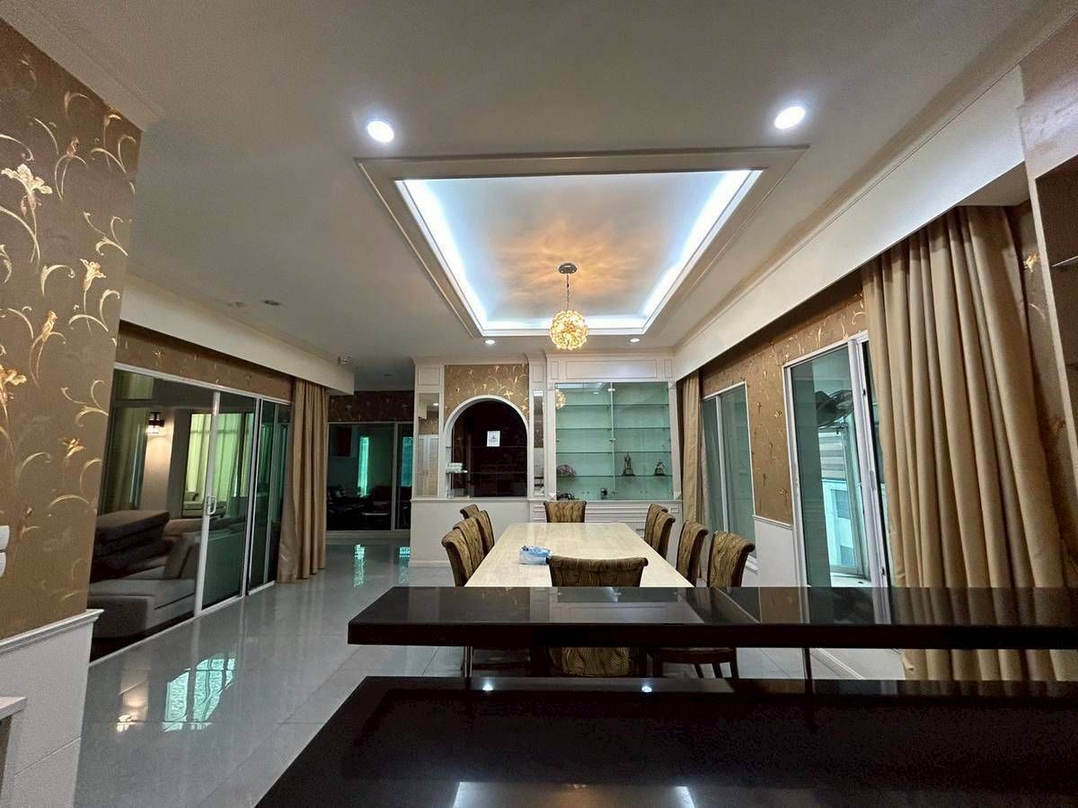 บ้านเกษตร นวมินทร์ ลาดปลาเค้า : • 𝐑𝐞𝐧𝐭/𝐒𝐚𝐥𝐞 • 𝐆𝐁𝐁 𝐊𝐚𝐬𝐞𝐭 - 𝐍𝐚𝐰𝐚𝐦𝐢𝐧 • 𝟓 𝐁𝐞𝐝 𝟕 𝐁𝐚𝐭𝐡 • 𝟏𝟐𝟗 𝐒𝐪.𝐖. • 𝐅𝐮𝐥𝐥𝐲-𝐅𝐮𝐫𝐧𝐢𝐬𝐡𝐞𝐝 + 𝐒𝐰𝐢𝐦𝐦𝐢𝐦𝐠 𝐏𝐨𝐨𝐥 •    𝐋𝐢𝐧𝐞 𝐈𝐃 : 𝐕𝐚𝐬𝐬𝐢𝐥𝐲