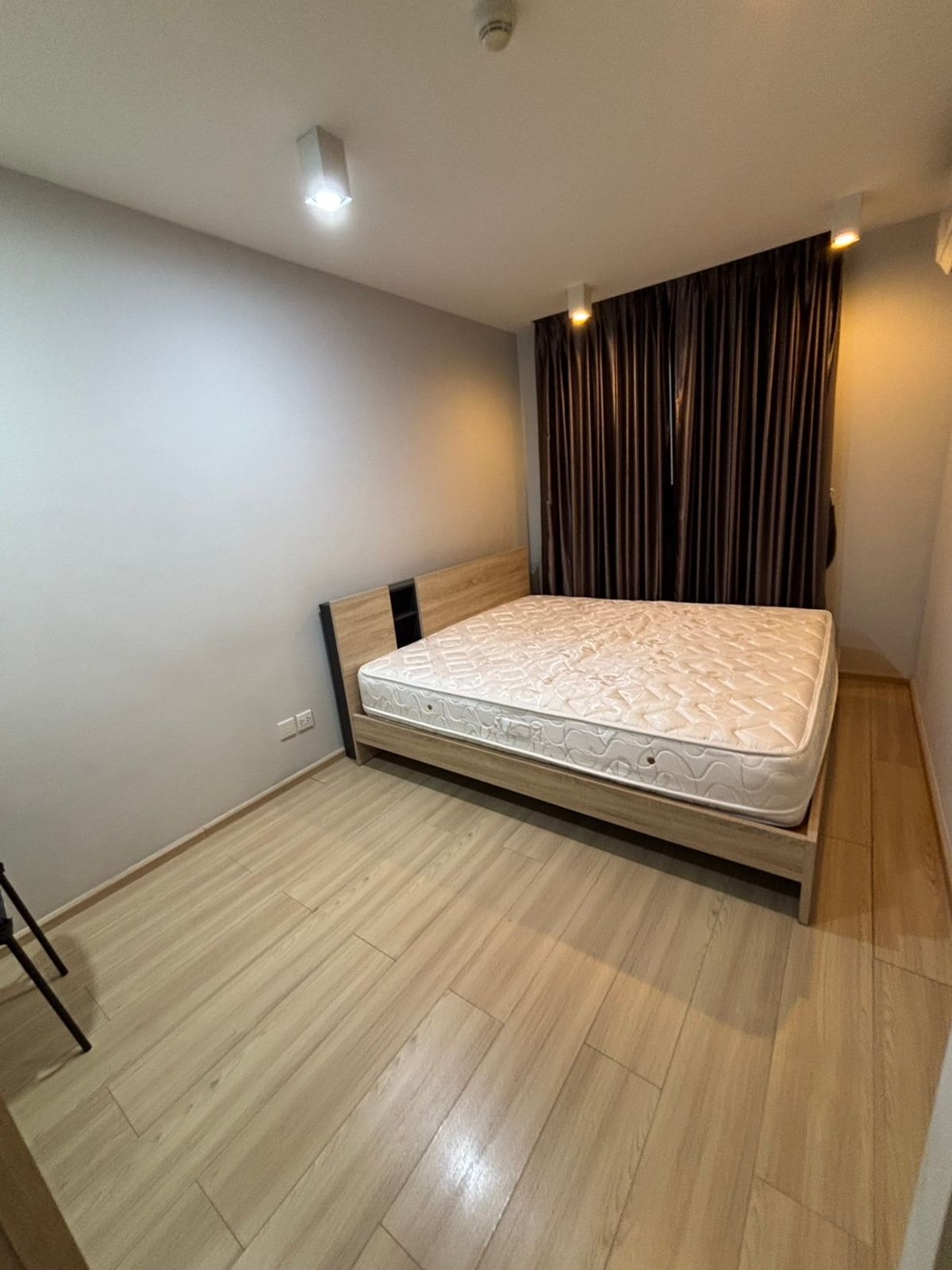 ให้เช่าคอนโดราชเทวี พญาไท : ห้องว่างให้เช่า เลี้ยงสัตว์ได้ เช่า 1 ห้องนอน 1 ห้องน้ำ มาเอสโตร 12 ราชเทวี (คอนโดเลี้ยงสัตว์ได้)