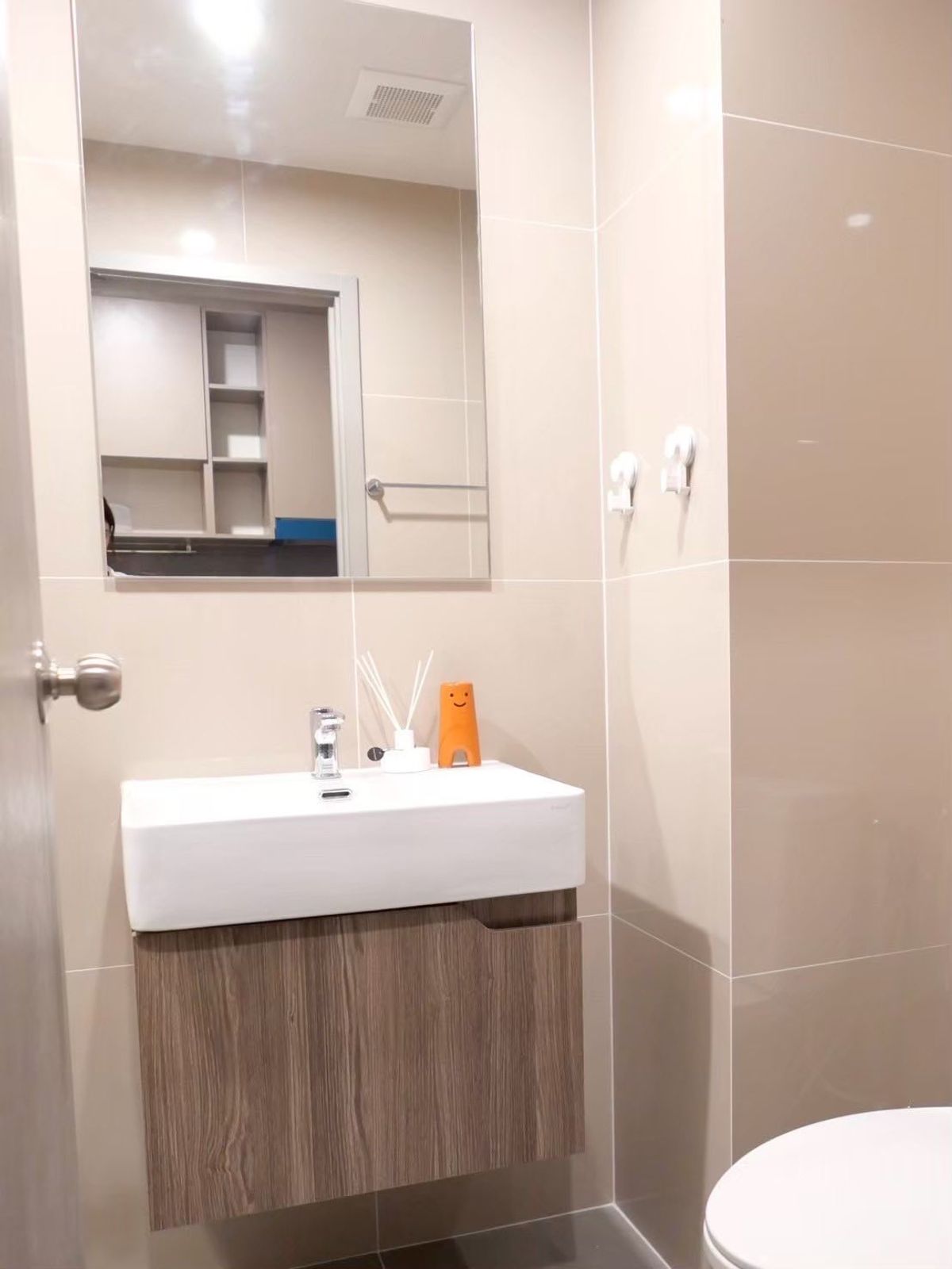 ให้เช่าคอนโดเสรีไทย-นิด้า : ให้เช่า Ideo รามคำแหง - ลำสาลี สเตชั่น ห้องแต่งสวย เฟอร์ครบ พร้อมเข้าอยู่ ราคา 12000 ฿