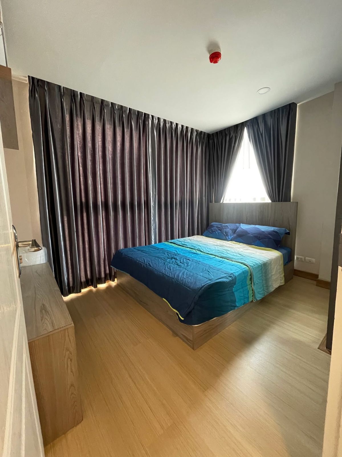 ขายคอนโดปิ่นเกล้า จรัญสนิทวงศ์ : 🔥 ขายด่วน! ราคาพิเศษ 🔥 🏡 คอนโด ชาโตว์ อินทาวน์ จรัญสนิทวงศ์ 96/2 📍 อาคาร A ชั้น 7 ✨ พื้นที่ 35.92 ตร.ม. 🛌 2 ห้องนอน | 🚿 1 ห้องน้ำ | 🍳 1 ห้องครัว | 🛋️ 1 