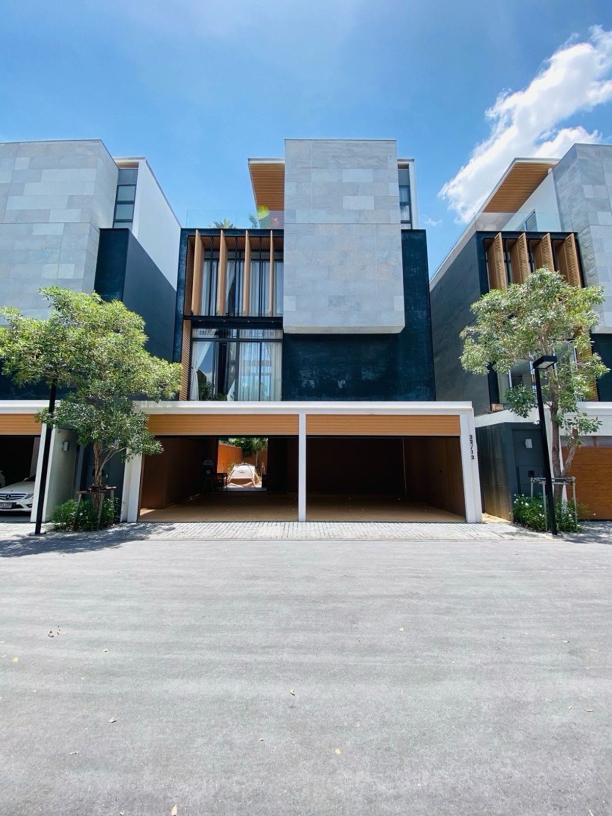 For SaleHouseKaset Nawamin,Ladplakao : 💎 Pinning luxury - superior in every dimension, The Primary V Kaset-Nawamin, a very exclusive project, only 18 houses in a high potential area, with only the last 7 remaining for those who are ready. “Choose the best”
