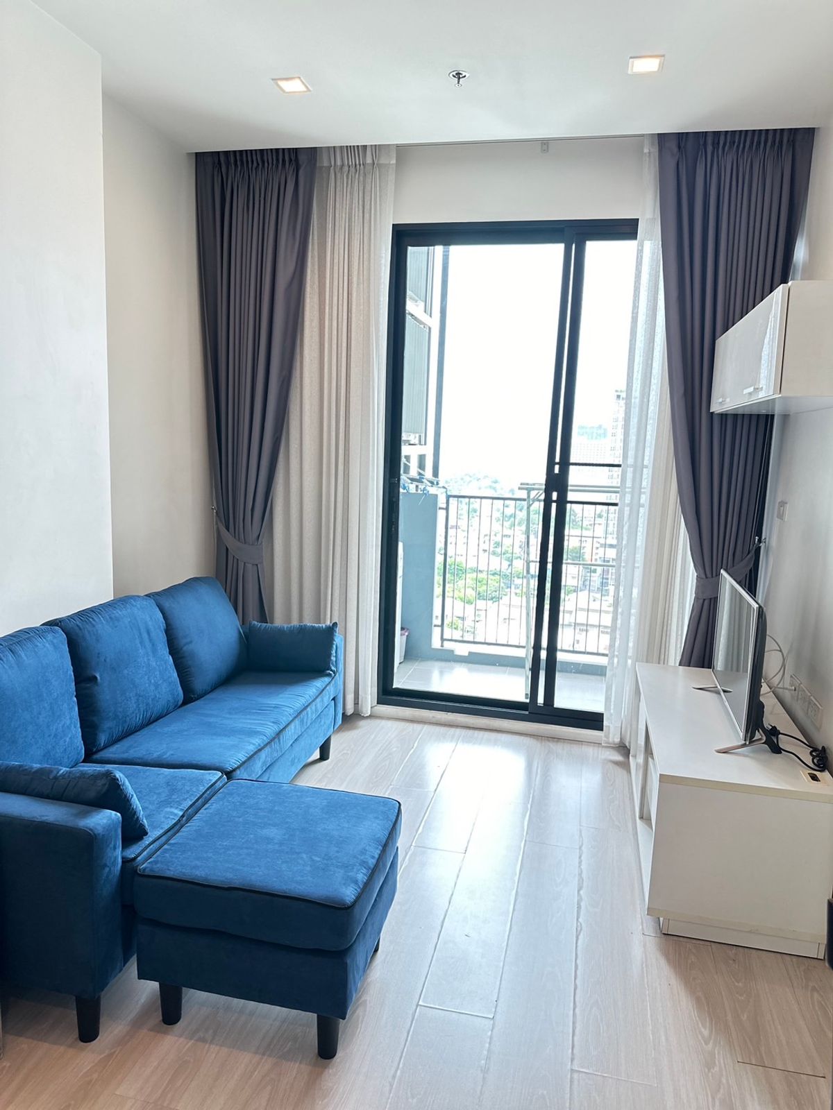 ให้เช่าคอนโดรัชดา ห้วยขวาง : 🏙 Quinn Condo Ratchada – คอนโดสวย ทำเลติดถนนใหญ่ 🏙 (คุ้มมากสำหรับ 1 ห้องนอน ทำเลแบบนี้) ค่าเช่าเพียง 16,500 บาท/เดือน