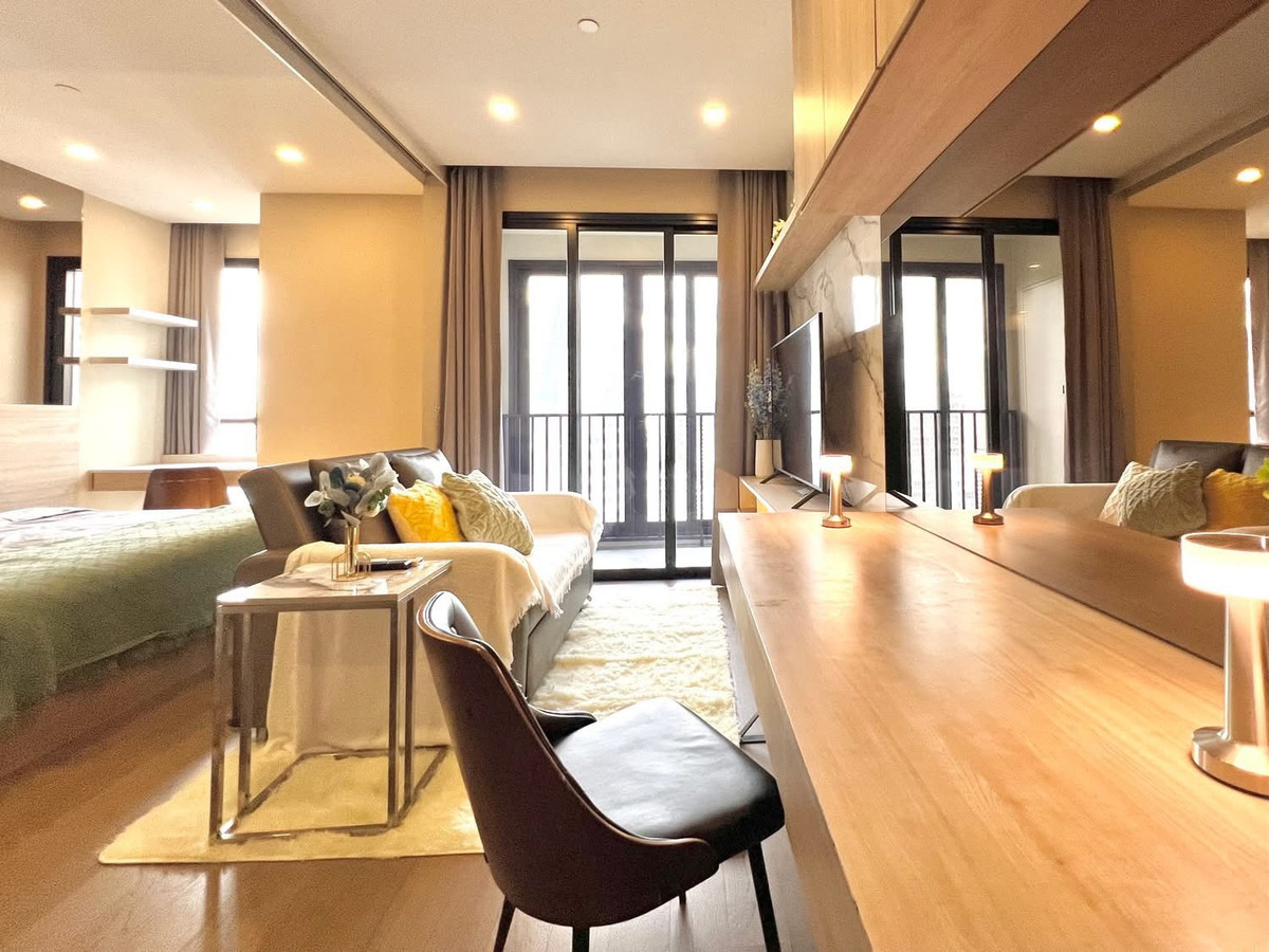 For RentCondoSukhumvit, Asoke, Thonglor : Ashton Asoke — Stylish 1BR 35 sq.m. on 26th Floor, North-Facing, Modern Manhattan Style