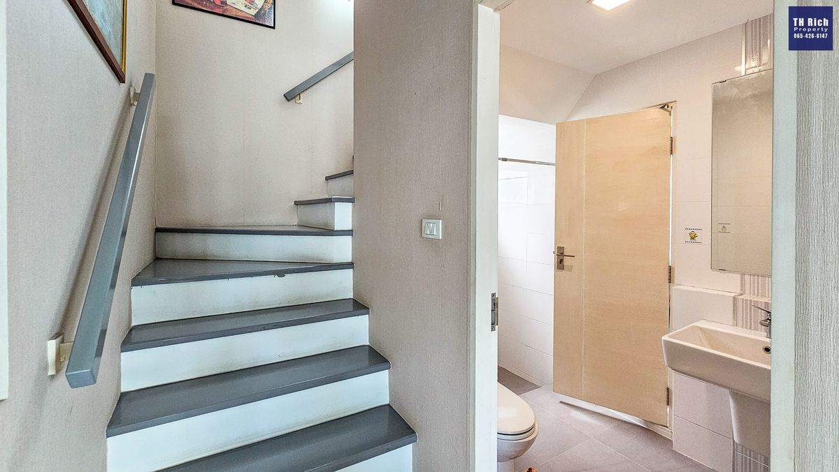 For SaleHouseBangna, Bearing, Lasalle : House for sale in Chaiyapruek Bangna, Km. 7, near Mega Bangna, 3 bedrooms, 3 water, 58 sq.w., complete with good location. Convenient to travel. Price 6.89 Delete.