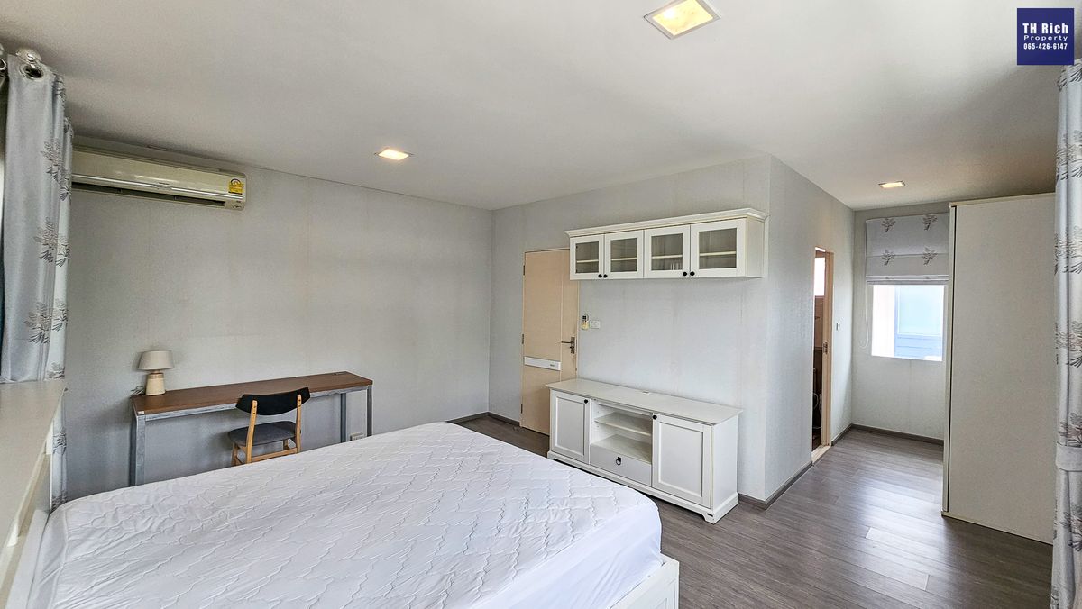 For SaleHouseBangna, Bearing, Lasalle : House for sale in Chaiyapruek Bangna, Km. 7, near Mega Bangna, 3 bedrooms, 3 water, 58 sq.w., complete with good location. Convenient to travel. Price 6.89 Delete.