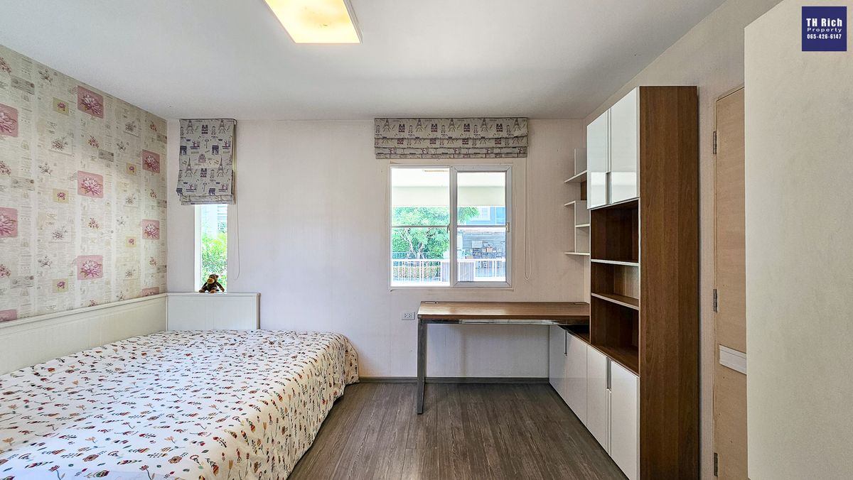 For SaleHouseBangna, Bearing, Lasalle : House for sale in Chaiyapruek Bangna, Km. 7, near Mega Bangna, 3 bedrooms, 3 water, 58 sq.w., complete with good location. Convenient to travel. Price 6.89 Delete.