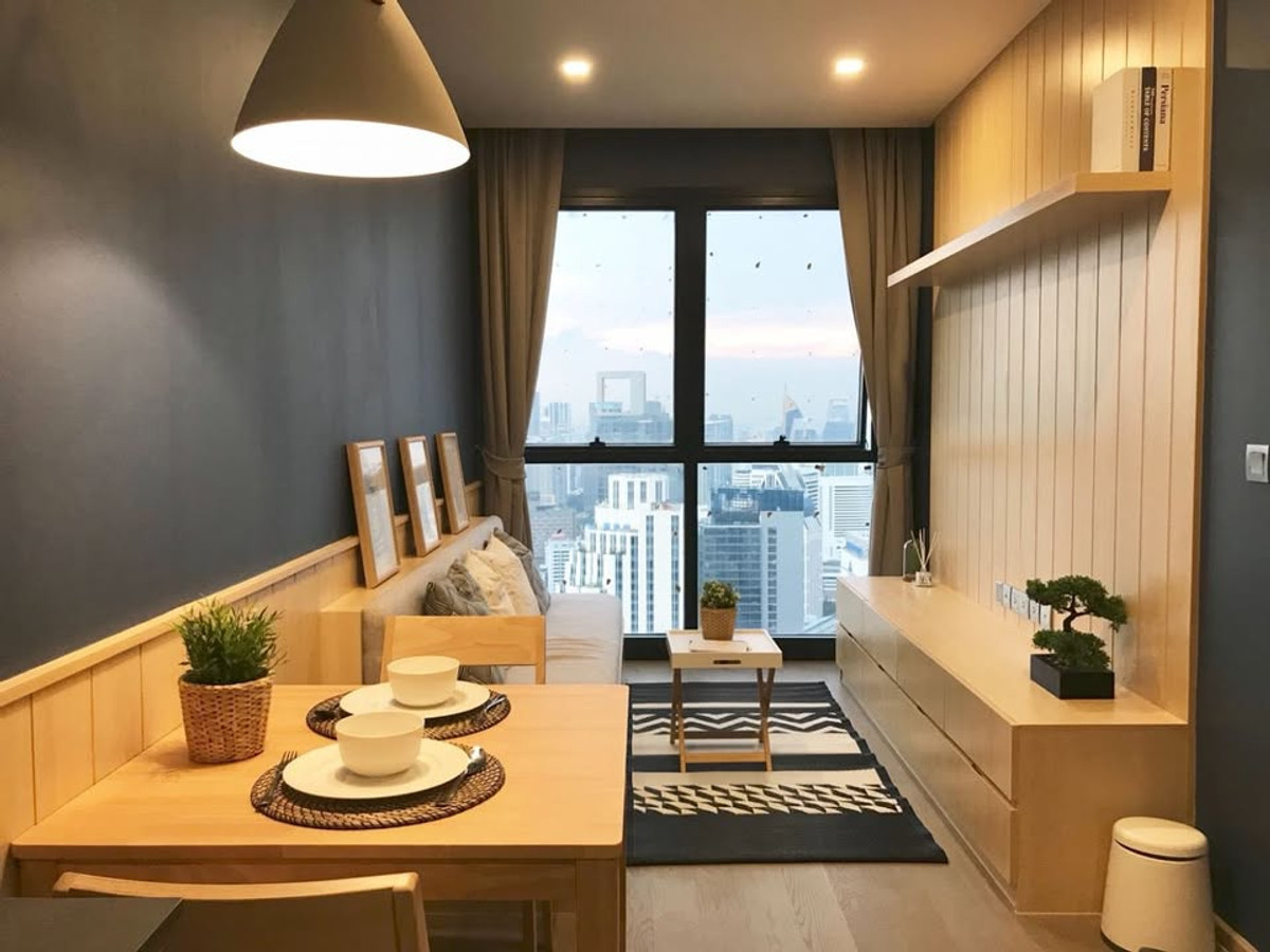 For RentCondoSukhumvit, Asoke, Thonglor : High-Floor Luxury Living | Ashton Asoke 1-Bedroom with beautiful city view