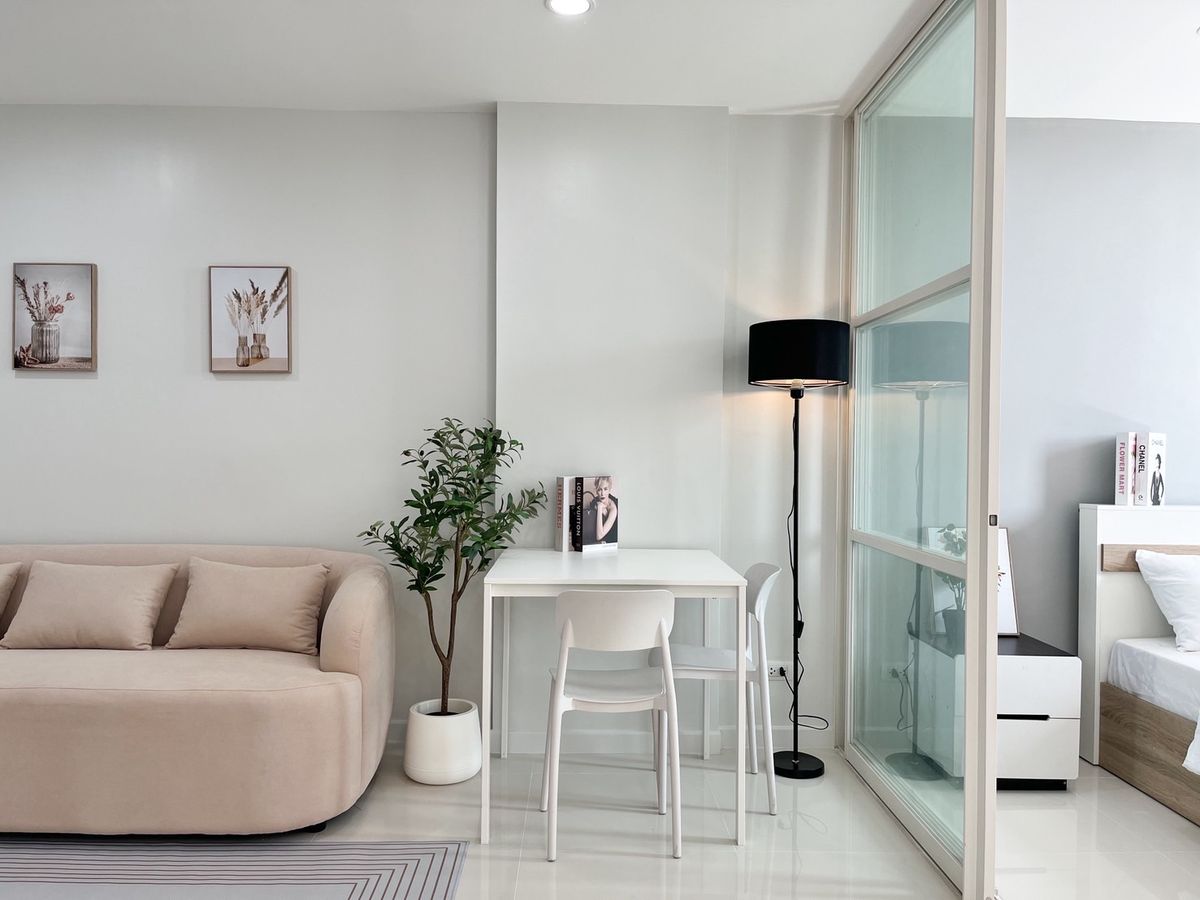 ขายคอนโดพัฒนาการ ศรีนครินทร์ : ขายคอนโด อิลีเม้นท์ ศรีนครินทร์ 3ึ7 ตรม  ห้องรีโนเวทใหม่ สวยแบบคุ้ม 