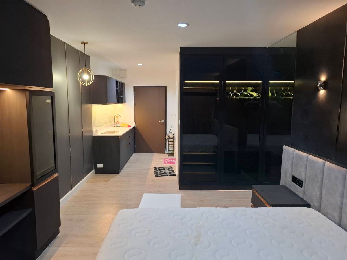 For SaleCondoPattanakan, Srinakarin : Condo for sale, Assikan Place Srinakarin, beautiful new room, 15th floor, modern hotel design, decorative built -in, all cutting out, cheap price