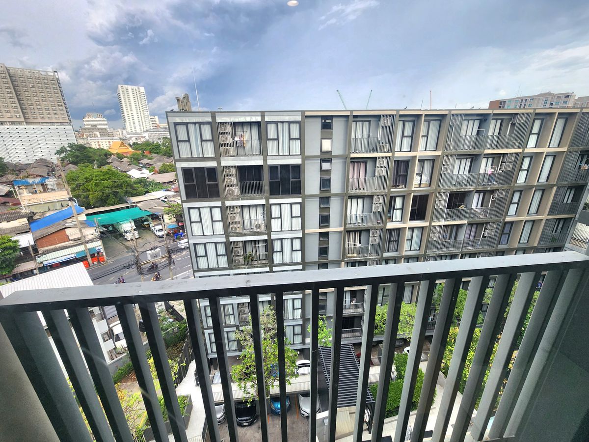 ให้เช่าคอนโดวงเวียนใหญ่ เจริญนคร : ไม่ว่างครับผม**สถานะตามภาพปกครับผม วิวสระน้ำ**ให้เช่า The Most อิสรภาพ ห้องชั้นบนสุดส่วนตัวที่สุด ไม่ร้อนแดดบ่าย สภาพใหม่มากพร้อมเข้าอยู่ SN517.4.181