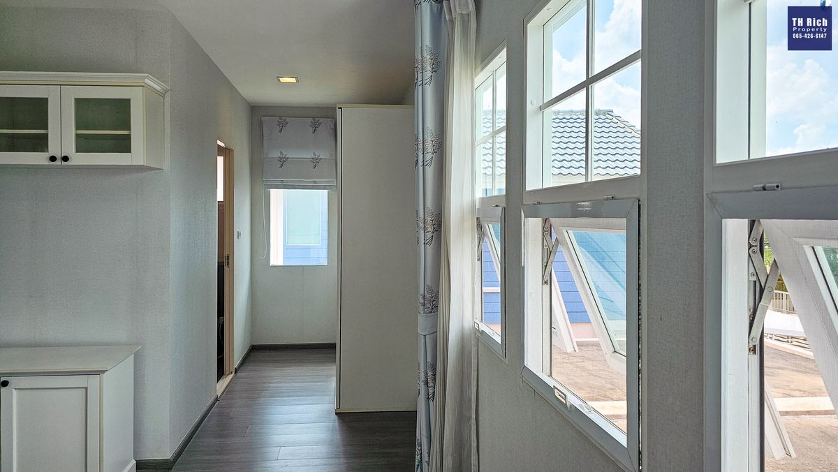 For SaleHouseBangna, Bearing, Lasalle : House for sale in Chaiyapruek Bangna, Km. 7, near Mega Bangna, 3 bedrooms, 3 water, 58 sq.w., complete with good location. Convenient to travel. Price 6.89 Delete.