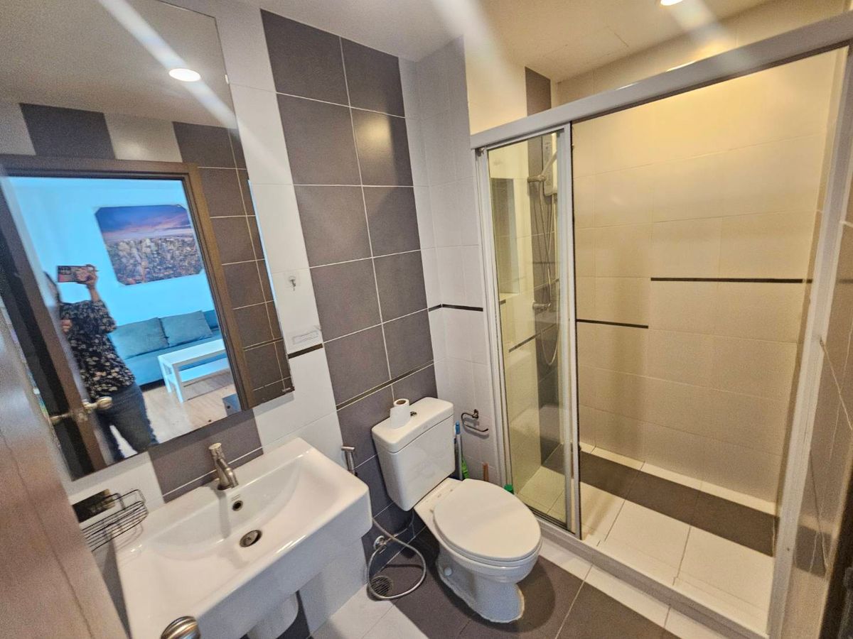 For RentCondoOnnut, Udomsuk : Beautiful room, make a new built -in cabinet for rent 1 bedroom, 1 bathroom, The Base Sukhumvit 77