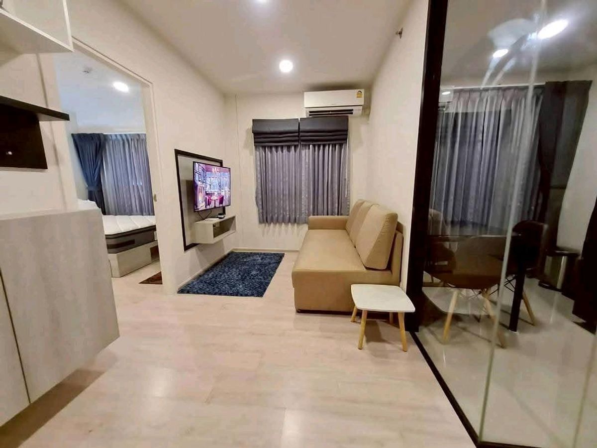 For RentCondoChiang Mai : Rent Essence Ville, 3rd floor, pool view