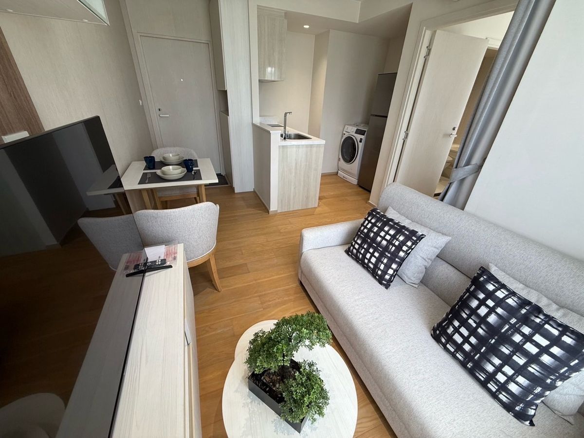 For RentCondoSukhumvit, Asoke, Thonglor : 🏬 Runesu Thonglor5 (Raneesu Thonglor 5) for rent‼ ️1br 1Bath 28 SQ.M. The view has a new Bathub 🛁 New room.