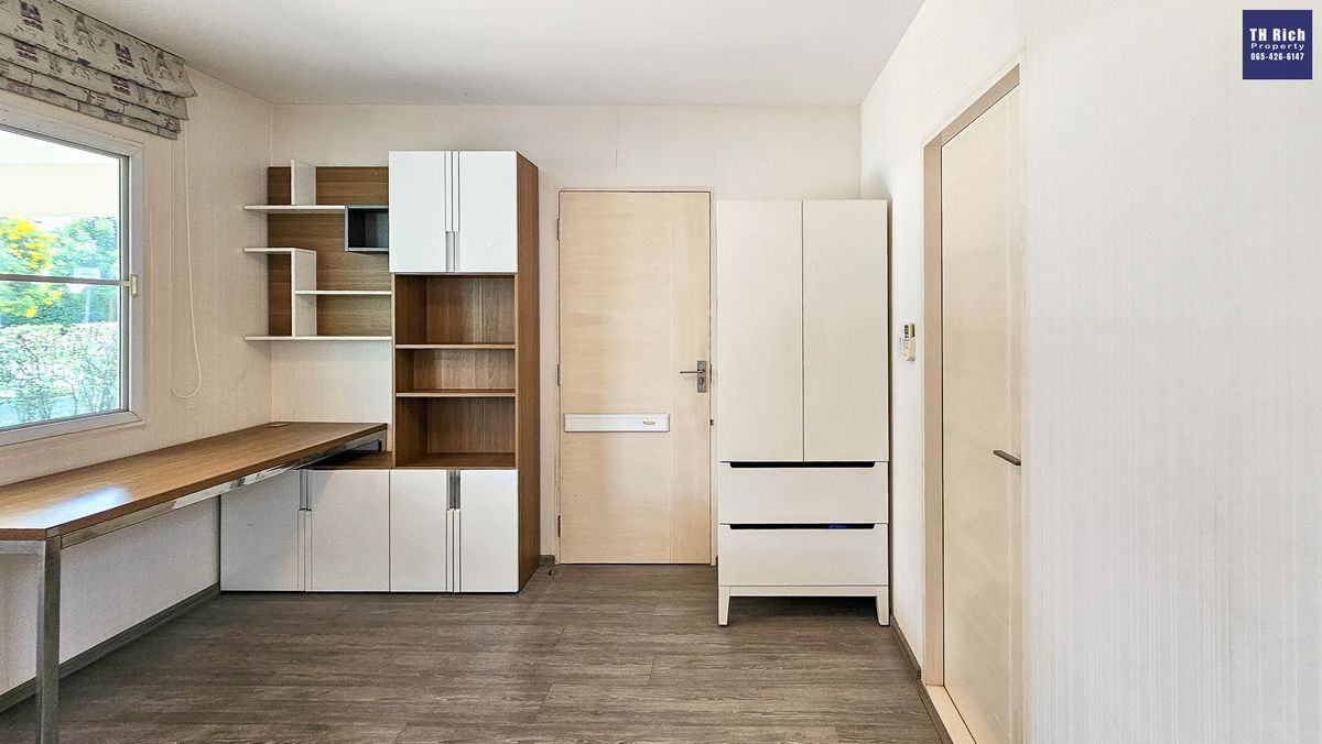 For SaleHouseBangna, Bearing, Lasalle : House for sale in Chaiyapruek Bangna, Km. 7, near Mega Bangna, 3 bedrooms, 3 water, 58 sq.w., complete with good location. Convenient to travel. Price 6.89 Delete.