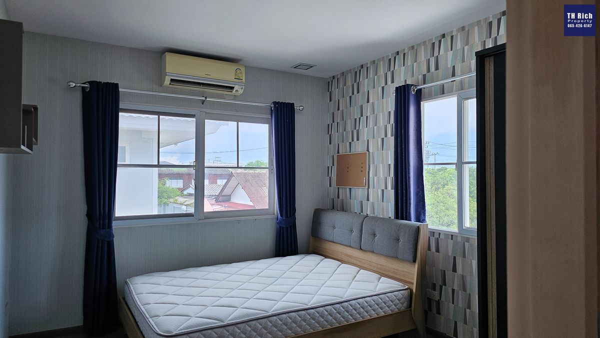 For SaleHouseBangna, Bearing, Lasalle : House for sale in Chaiyapruek Bangna, Km. 7, near Mega Bangna, 3 bedrooms, 3 water, 58 sq.w., complete with good location. Convenient to travel. Price 6.89 Delete.