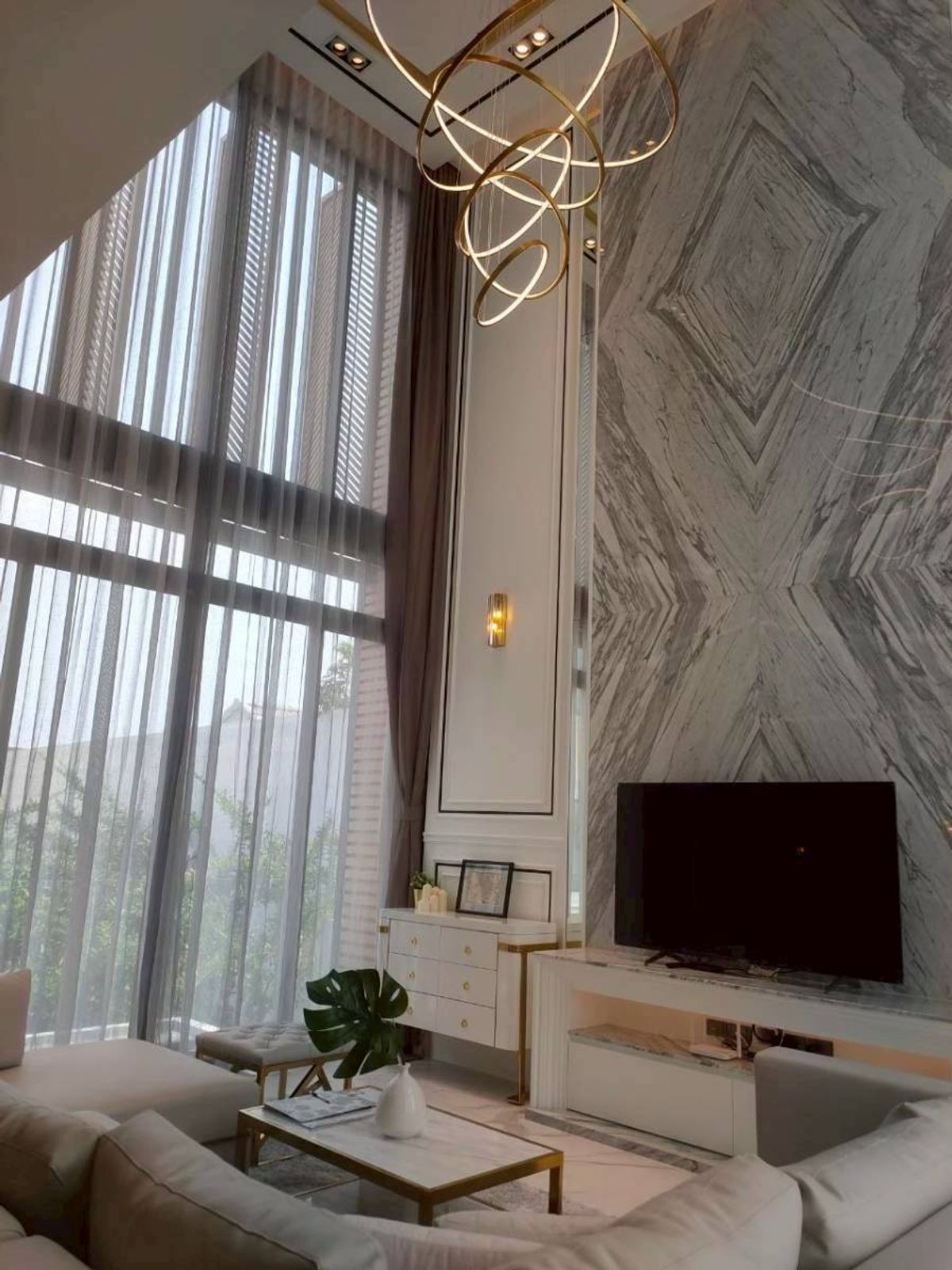 HouseKaset Nawamin,Ladplakao : • 𝐑𝐞𝐧𝐭/𝐒𝐚𝐥𝐞 • 𝐓𝐡𝐞 𝐏𝐫𝐢𝐦𝐚𝐫𝐲 𝐕 • 𝟒 𝐁𝐞𝐝 𝟕 𝐁𝐚𝐭𝐡 • 𝟕𝟔 𝐒𝐪.𝐖. • 𝐅𝐮𝐥𝐥𝐲-𝐅𝐮𝐫𝐧𝐢𝐬𝐡𝐞𝐝 + 𝐒𝐰𝐢𝐦𝐦𝐢𝐦𝐠 𝐏𝐨𝐨𝐥 •    𝐋𝐢𝐧𝐞 𝐈𝐃 : 𝐕𝐚𝐬𝐬𝐢𝐥𝐲