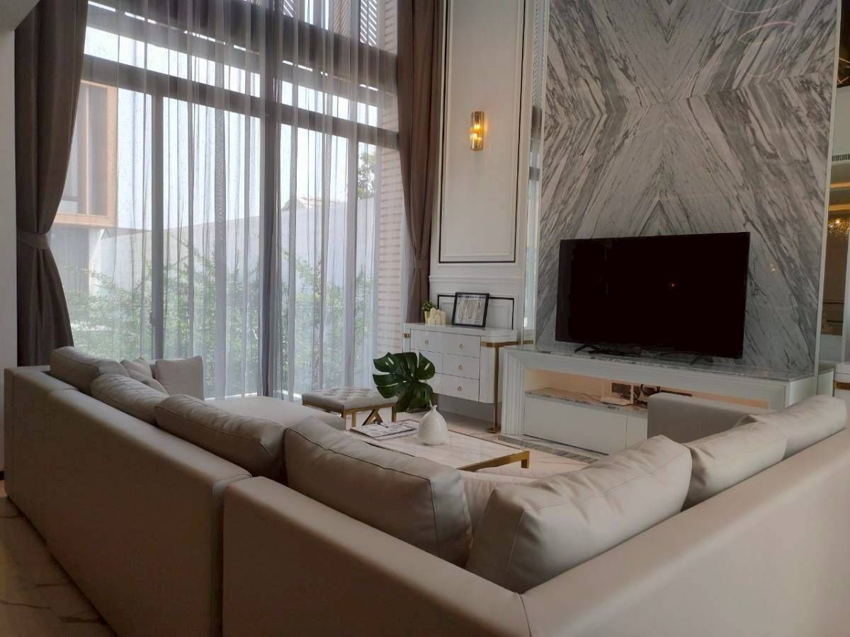 HouseKaset Nawamin,Ladplakao : • 𝐑𝐞𝐧𝐭/𝐒𝐚𝐥𝐞 • 𝐓𝐡𝐞 𝐏𝐫𝐢𝐦𝐚𝐫𝐲 𝐕 • 𝟒 𝐁𝐞𝐝 𝟕 𝐁𝐚𝐭𝐡 • 𝟕𝟔 𝐒𝐪.𝐖. • 𝐅𝐮𝐥𝐥𝐲-𝐅𝐮𝐫𝐧𝐢𝐬𝐡𝐞𝐝 + 𝐒𝐰𝐢𝐦𝐦𝐢𝐦𝐠 𝐏𝐨𝐨𝐥 •    𝐋𝐢𝐧𝐞 𝐈𝐃 : 𝐕𝐚𝐬𝐬𝐢𝐥𝐲