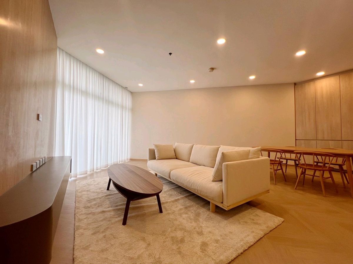 For RentCondoSathorn, Narathiwat : Chatrium Hotel Riverside for Rent Size 140 SQM. 2 Beds 2 Baths Near BTS Saphan Taksin Station Only 85,000 THB/Month