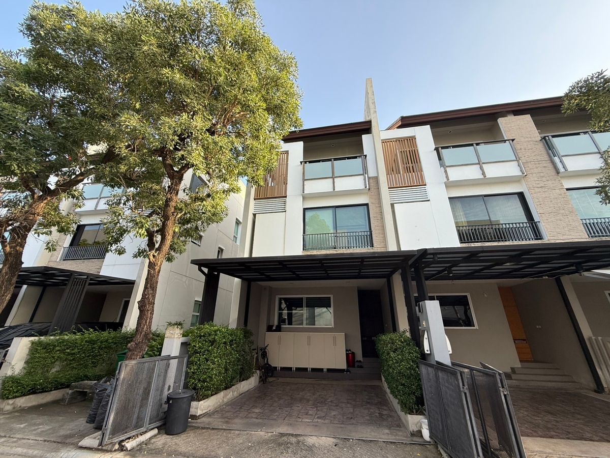 For SaleTownhomeYothinpattana,CDC : 3 -story townhome for sale, Private Nirvana Life Exclusive corner, Soi Nawamin 111, Modern Luxury style - ready - complete.