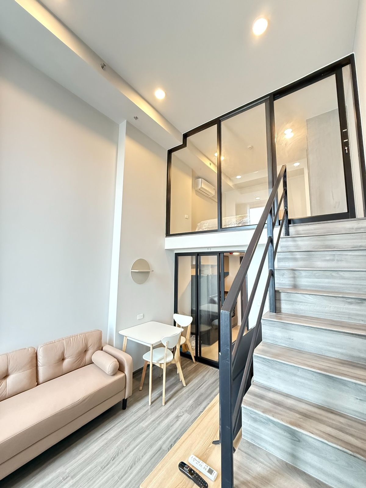 For RentCondoSeri Thai, Ramkhamhaeng Nida : New condo for rent on Ramkhamhaeng Road, The Mall, Bang Kapi, MRT Yellow Line