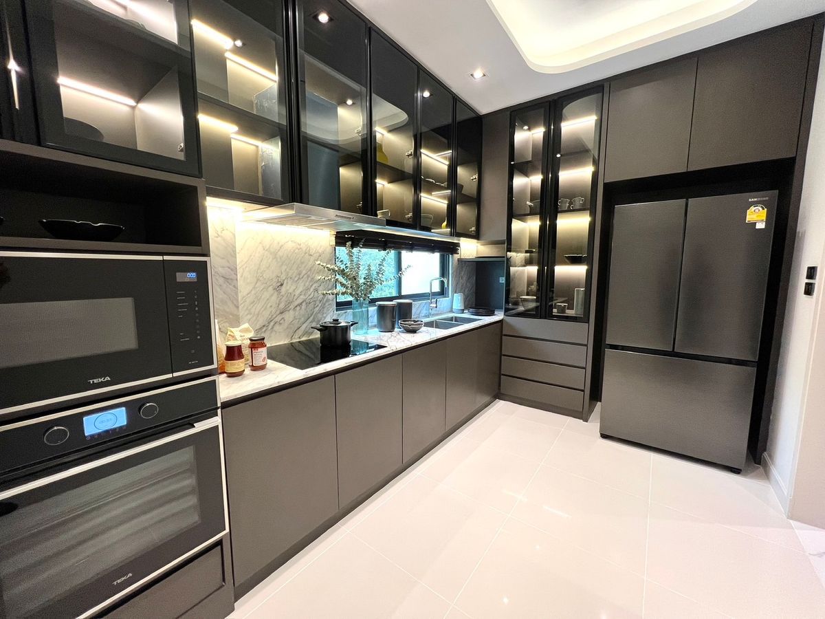 ขายบ้านนวมินทร์ รามอินทรา : 🔥Hot Deal โปรโมชั่นลดโหด🔥Bangkok Boulevard Signature รามอินทรา - วัชรพล | บ้านเดี่ยว 2 ชั้น ขนาด 391 ตร.ม. 87.4 ตร.ว. | 4 ห้องนอน 5 ห้องน้ำ 4 ที่จอด เริ่ม 20 MB ติดต่อนัดชม Tel.0922635410 (เอิร์ธ)