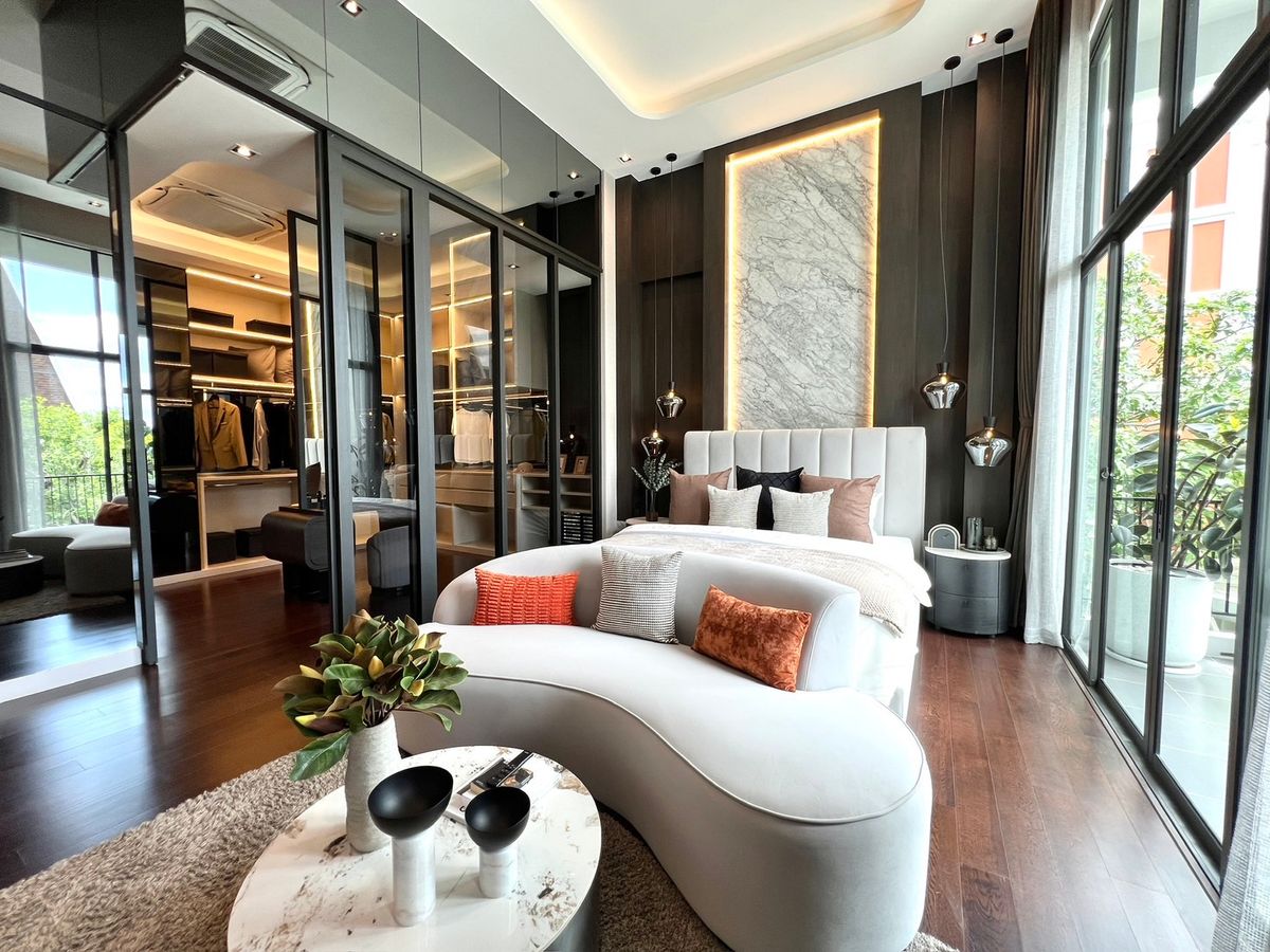 ขายบ้านนวมินทร์ รามอินทรา : 🔥Hot Deal โปรโมชั่นลดโหด🔥Bangkok Boulevard Signature รามอินทรา - วัชรพล | บ้านเดี่ยว 2 ชั้น ขนาด 391 ตร.ม. 87.4 ตร.ว. | 4 ห้องนอน 5 ห้องน้ำ 4 ที่จอด เริ่ม 20 MB ติดต่อนัดชม Tel.0922635410 (เอิร์ธ)