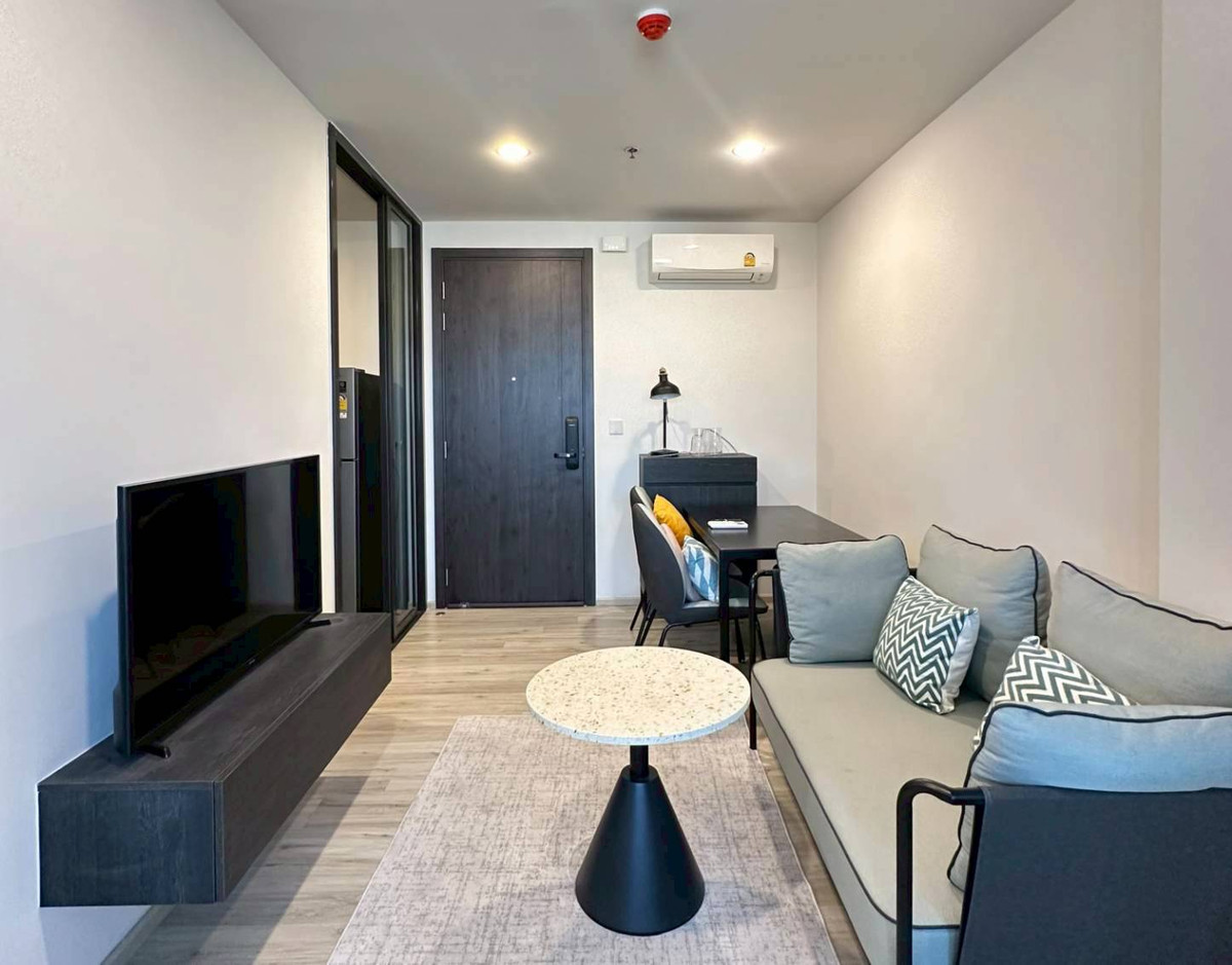 For RentCondoRatchadapisek, Huaikwang, Suttisan : 🔴18,000฿🔴 𝐗𝐓 𝐇𝐮𝐚𝐢𝐤𝐡𝐰𝐚𝐧𝐠┃XT Huai Khwang ✅ near MRT Huai Khwang. Happy to serve. If interested, talk to 𝙇𝙄𝙉𝙀 Come on (reply very quickly):​📱 Property code​ 6811-2702📱: Line ID:@bbcondo88