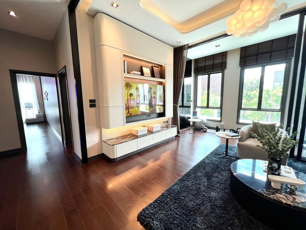 ขายบ้านนวมินทร์ รามอินทรา : 🔥Hot Deal ซื้อตรงโครงการ🔥Bangkok Boulevard Signature รามอินทรา - วัชรพล | บ้านเดี่ยว 2 ชั้น ขนาด 439 ตร.ม. 101.9 ตร.ว. | 4 ห้องนอน 5 ห้องน้ำ 4 ที่จอด เริ่ม 25.9 MB ติดต่อนัดชม Tel.0922635410 (เอิร์ธ)