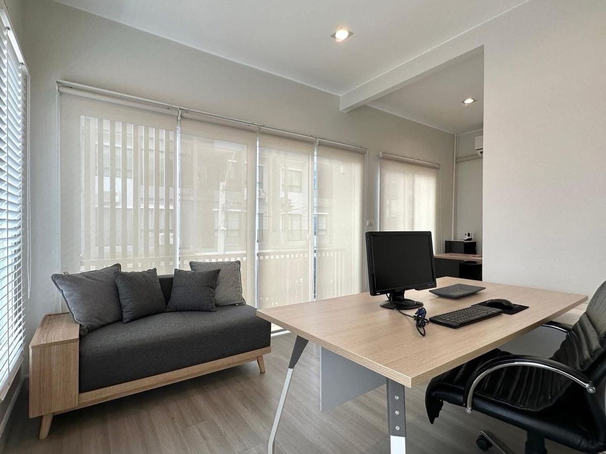 ให้เช่าทาวน์โฮมนวมินทร์ รามอินทรา : 🏖️🌸 Home office พร้อมอยู่ 