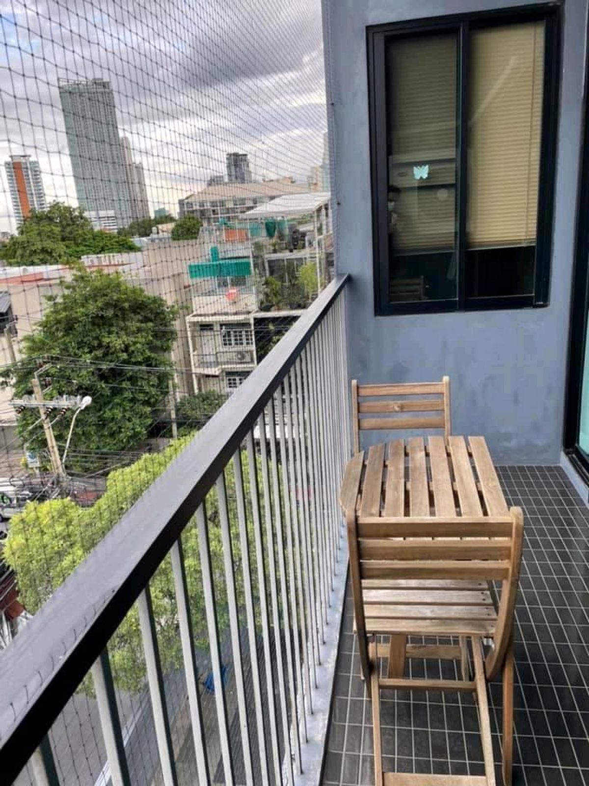 For RentCondoAri,Anusaowaree : Noble Reflex condo on Phahonyotin Soi 7 Soi Aree
10 minutes walk to bts Aree

1 bedroom 1 bathroom 
1 living room 68 square meters

Fitness, swimming pool
Playground,car parking 
Free WiFi  

