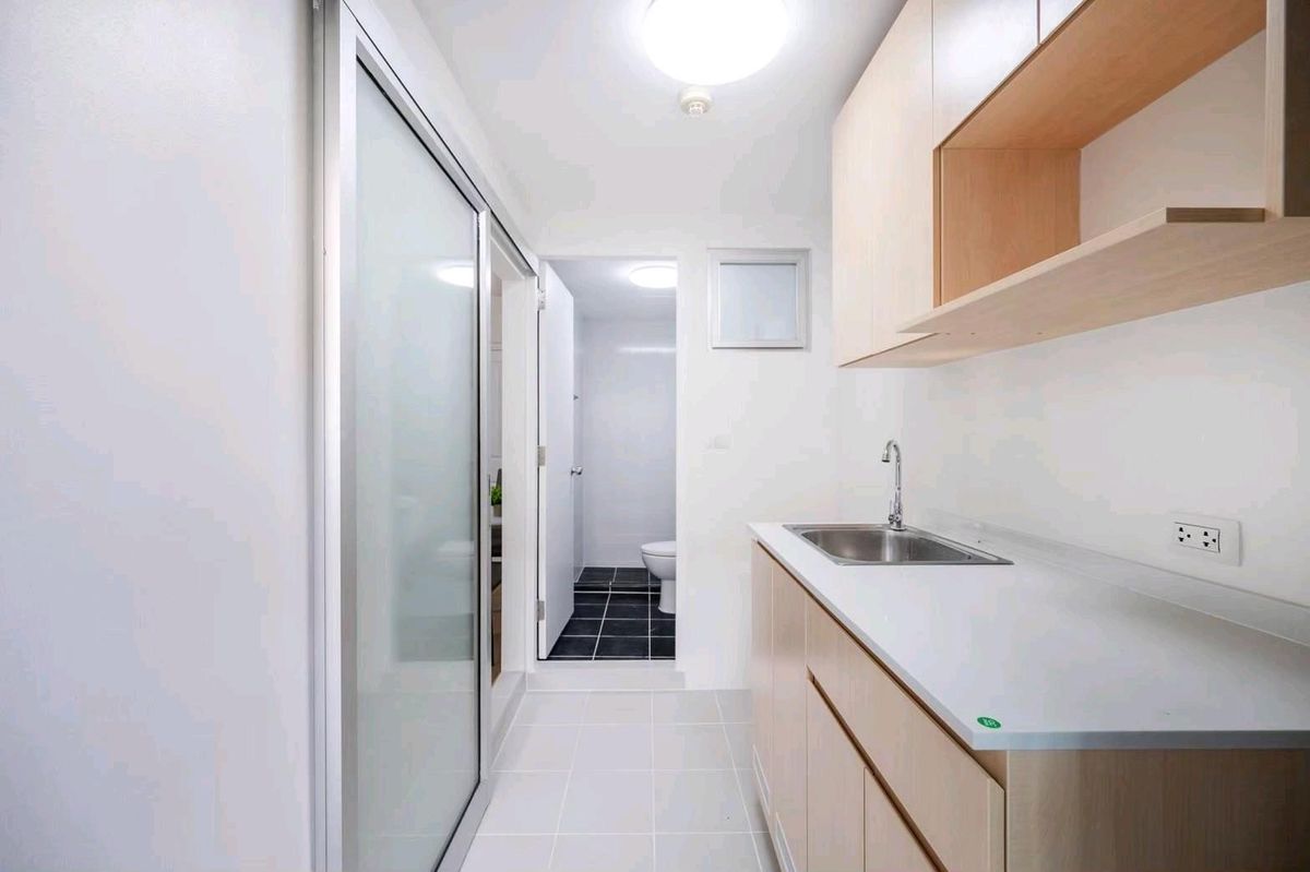 ขายคอนโดเสรีไทย-นิด้า : 🚨 ของใหม่ป้ายแดง! กลิ่นเฟอร์ยังหอมอยู่เลย 🛋เข้าอยู่ได้ทันที ไม่ต้องรอซ่อม ไม่ต้องรอแต่ง 🎯 พร้อมอยู่100% 👉💎 ดีคอนโด รามคำแหง 64 (D Condo Ramkhamhaeng 64)🌳