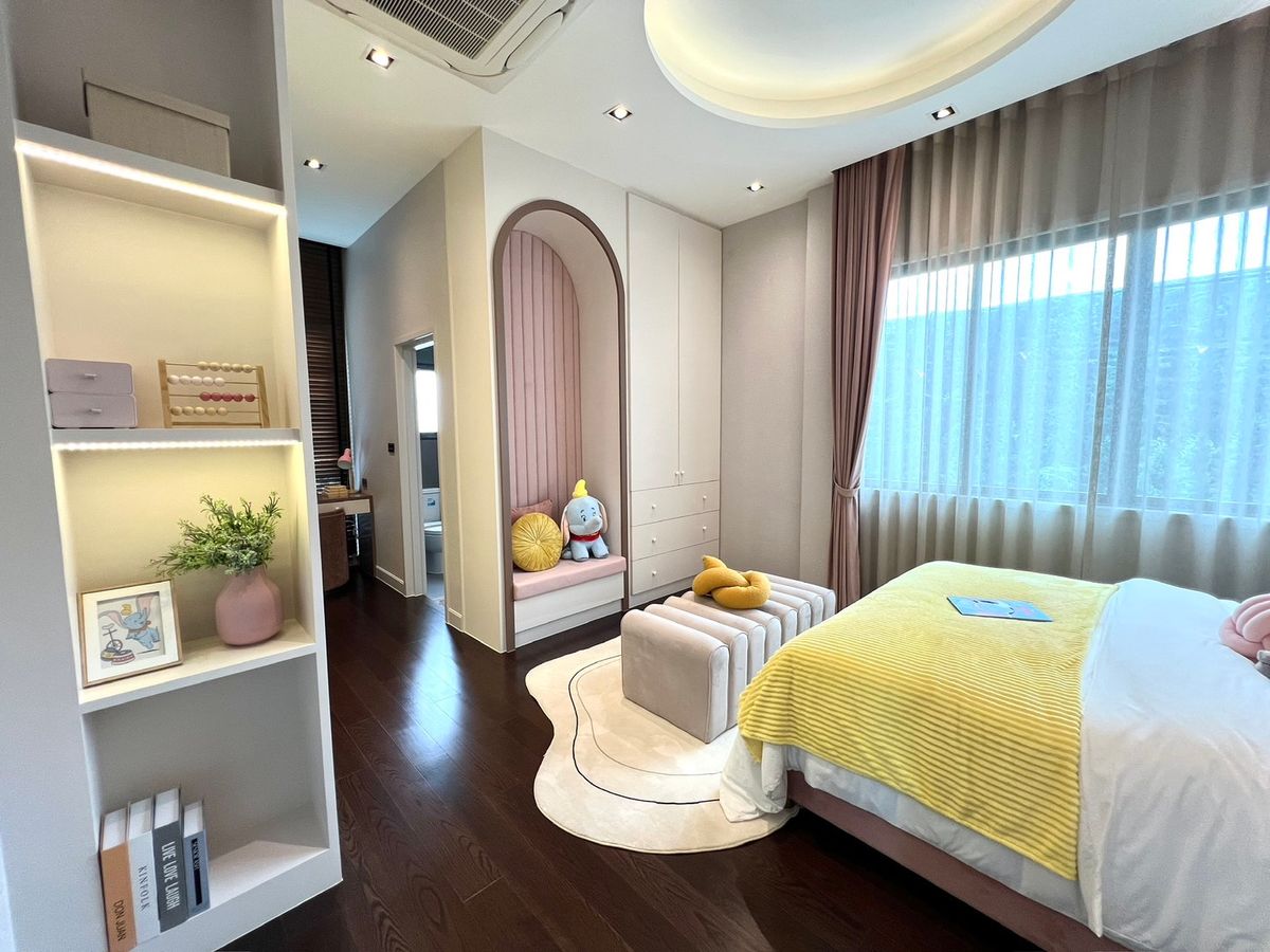 ขายบ้านนวมินทร์ รามอินทรา : 🔥Hot Deal โปรโมชั่นลดโหด🔥Bangkok Boulevard Signature รามอินทรา - วัชรพล | บ้านเดี่ยว 2 ชั้น ขนาด 391 ตร.ม. 87.4 ตร.ว. | 4 ห้องนอน 5 ห้องน้ำ 4 ที่จอด เริ่ม 20 MB ติดต่อนัดชม Tel.0922635410 (เอิร์ธ)