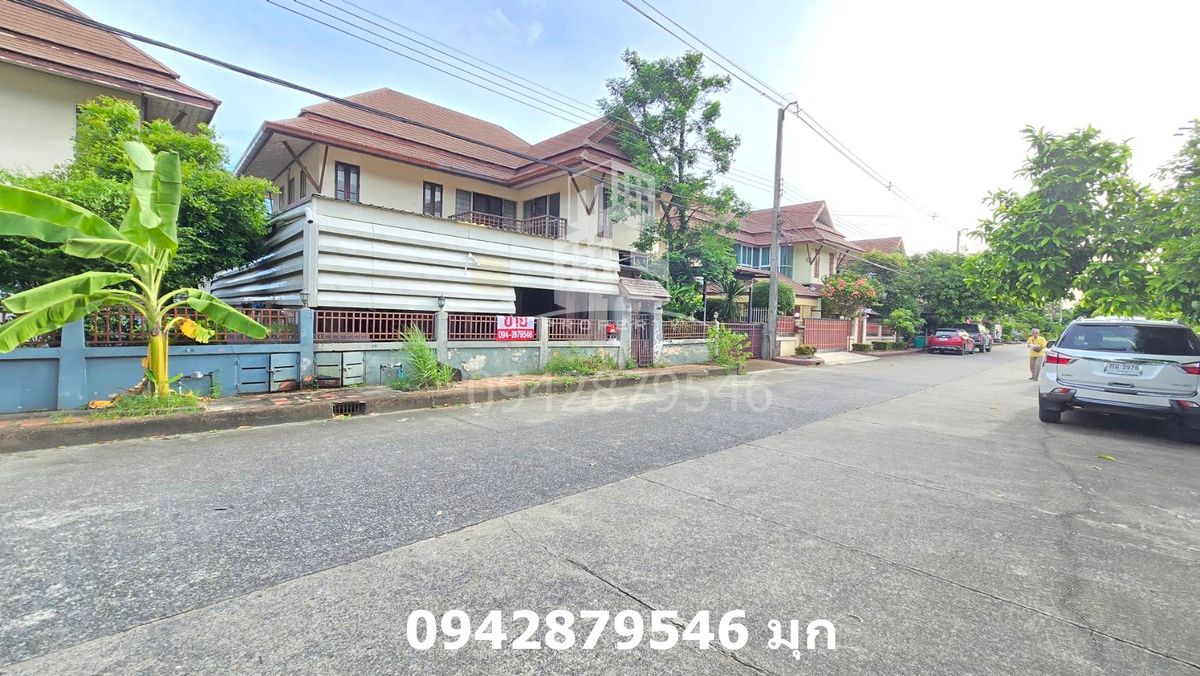 ขายบ้านปทุมธานี รังสิต ธรรมศาสตร์ : ขายถูกมาก บ้านเดี่ยว หมู่บ้านรัตวรรณ ลาดสวาย ลำลูกกา ปทุมธานี 62 ตารางวา 3 ห้องนอน 3 ห้องน้ำ 1 ห้องครัว