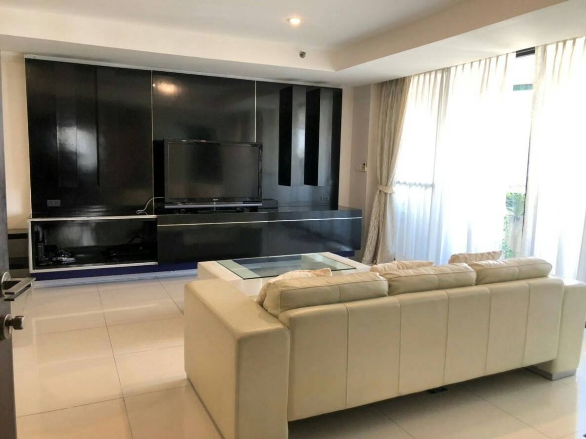 CondoSukhumvit, Asoke, Thonglor : Las Colinas rental - Ashoka wide room, near BTS/MRT, complete, ready