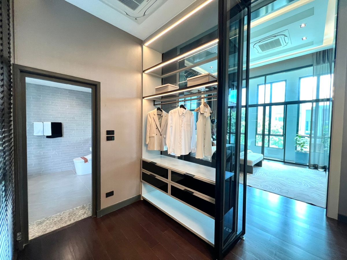 ขายบ้านนวมินทร์ รามอินทรา : 🔥Hot Deal ซื้อตรงโครงการ🔥Bangkok Boulevard Signature รามอินทรา - วัชรพล | บ้านเดี่ยว 2 ชั้น ขนาด 439 ตร.ม. 101.9 ตร.ว. | 4 ห้องนอน 5 ห้องน้ำ 4 ที่จอด เริ่ม 25.9 MB ติดต่อนัดชม Tel.0922635410 (เอิร์ธ)