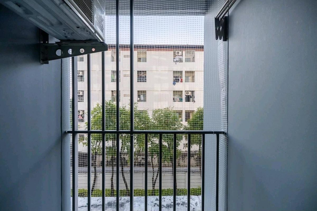 ขายคอนโดเสรีไทย-นิด้า : 🚨 ของใหม่ป้ายแดง! กลิ่นเฟอร์ยังหอมอยู่เลย 🛋เข้าอยู่ได้ทันที ไม่ต้องรอซ่อม ไม่ต้องรอแต่ง 🎯 พร้อมอยู่100% 👉💎 ดีคอนโด รามคำแหง 64 (D Condo Ramkhamhaeng 64)🌳