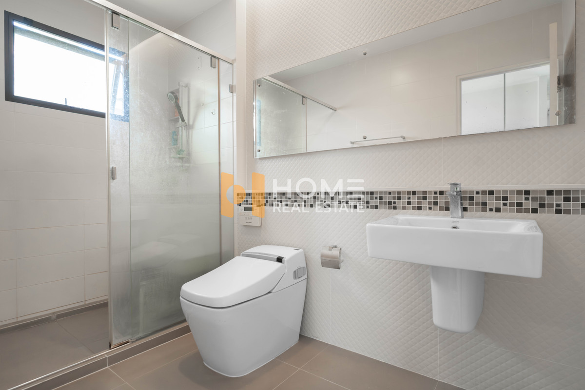 ขายบ้านลาดกระบัง สุวรรณภูมิ : บ้านแปลงมุม ไซส์กลาง แต่ราคาต่อตรว.ดีที่สุด!! 🔥 มัณฑนา อ่อนนุช - วงแหวน 4 / 4 ห้องนอน (ขาย), Manthana Onnut - Wongwan 4 / 4 Bedrooms (FOR SALE) FON241