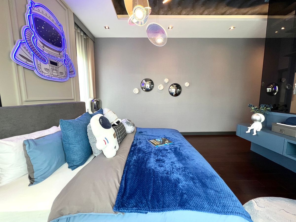 ขายบ้านนวมินทร์ รามอินทรา : 🔥Hot Deal ซื้อตรงโครงการ🔥Bangkok Boulevard Signature รามอินทรา - วัชรพล | บ้านเดี่ยว 2 ชั้น ขนาด 439 ตร.ม. 101.9 ตร.ว. | 4 ห้องนอน 5 ห้องน้ำ 4 ที่จอด เริ่ม 25.9 MB ติดต่อนัดชม Tel.0922635410 (เอิร์ธ)