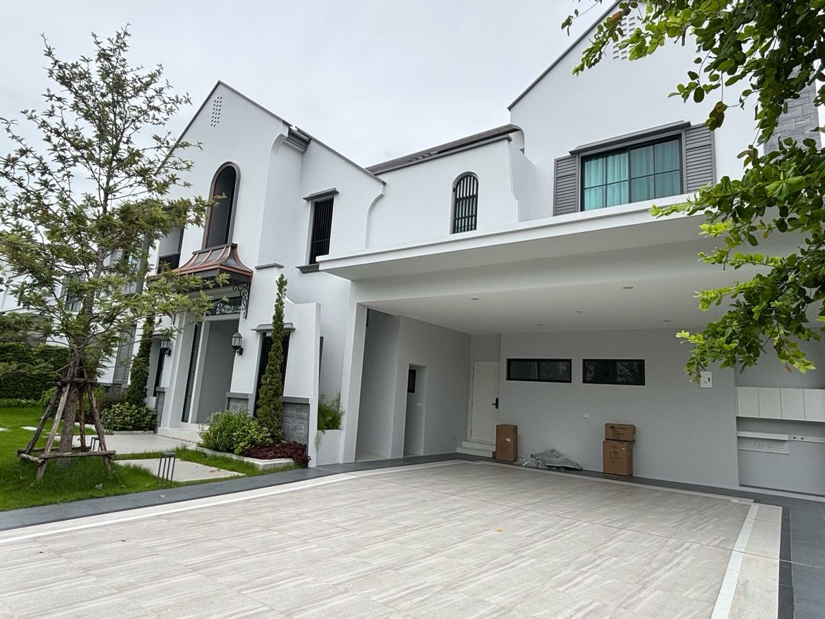 For RentHouseBangna, Bearing, Lasalle : Luxury House for rent in Nantawan Km. 15, 4 bedrooms, 5 bathrooms