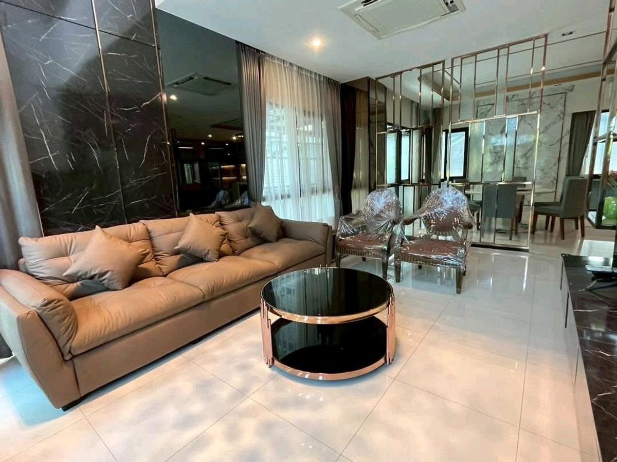 ให้เช่าบ้านพัฒนาการ ศรีนครินทร์ : 📣ให้เช่า 130,000 บาท บ้านเดี่ยวหมู่บ้านเดอะ ซิตี้ พัฒนาการ 97
ถนนพัฒนาการตัดใหม่