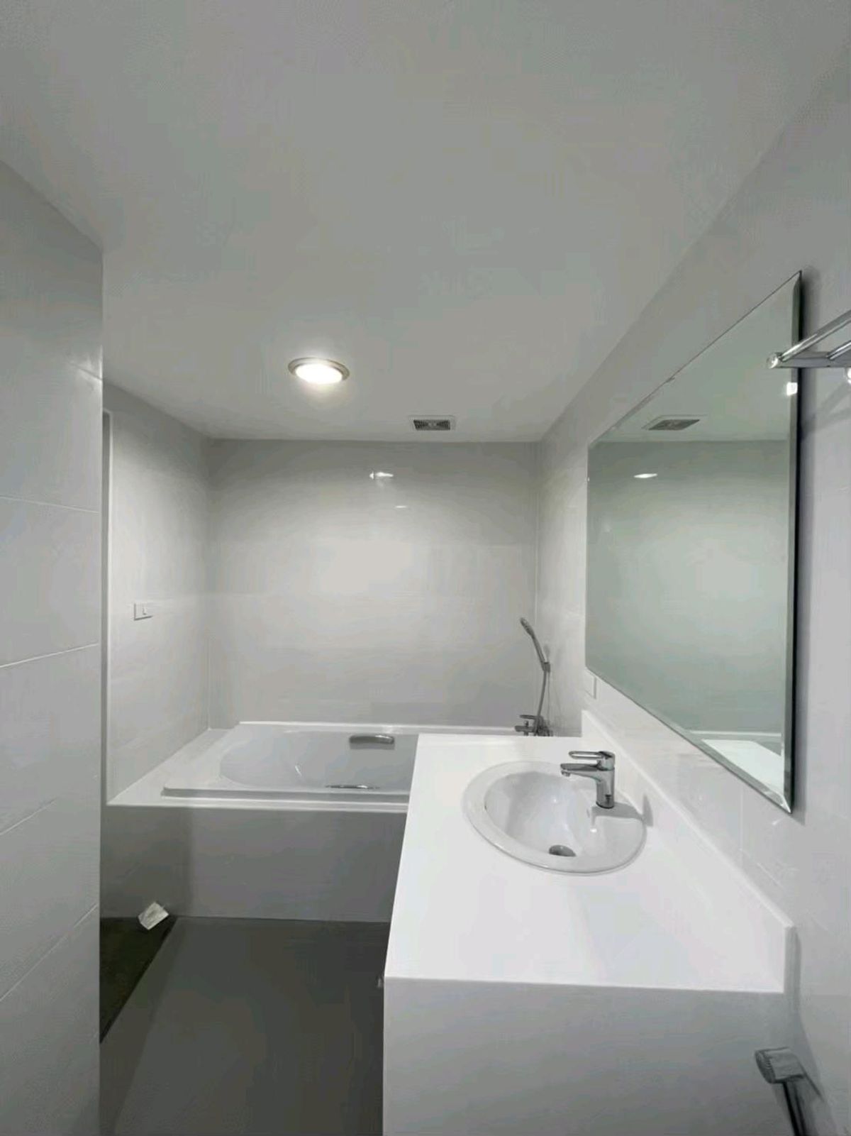 คอนโดนานา : Sukhumvit Suite ว่างพร้อมอยู่