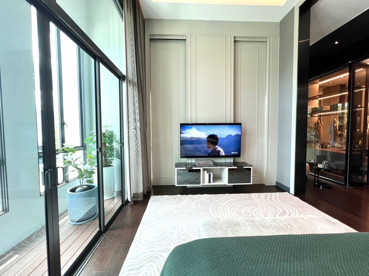 ขายบ้านนวมินทร์ รามอินทรา : 🔥Hot Deal ซื้อตรงโครงการ🔥Bangkok Boulevard Signature รามอินทรา - วัชรพล | บ้านเดี่ยว 2 ชั้น ขนาด 439 ตร.ม. 101.9 ตร.ว. | 4 ห้องนอน 5 ห้องน้ำ 4 ที่จอด เริ่ม 25.9 MB ติดต่อนัดชม Tel.0922635410 (เอิร์ธ)