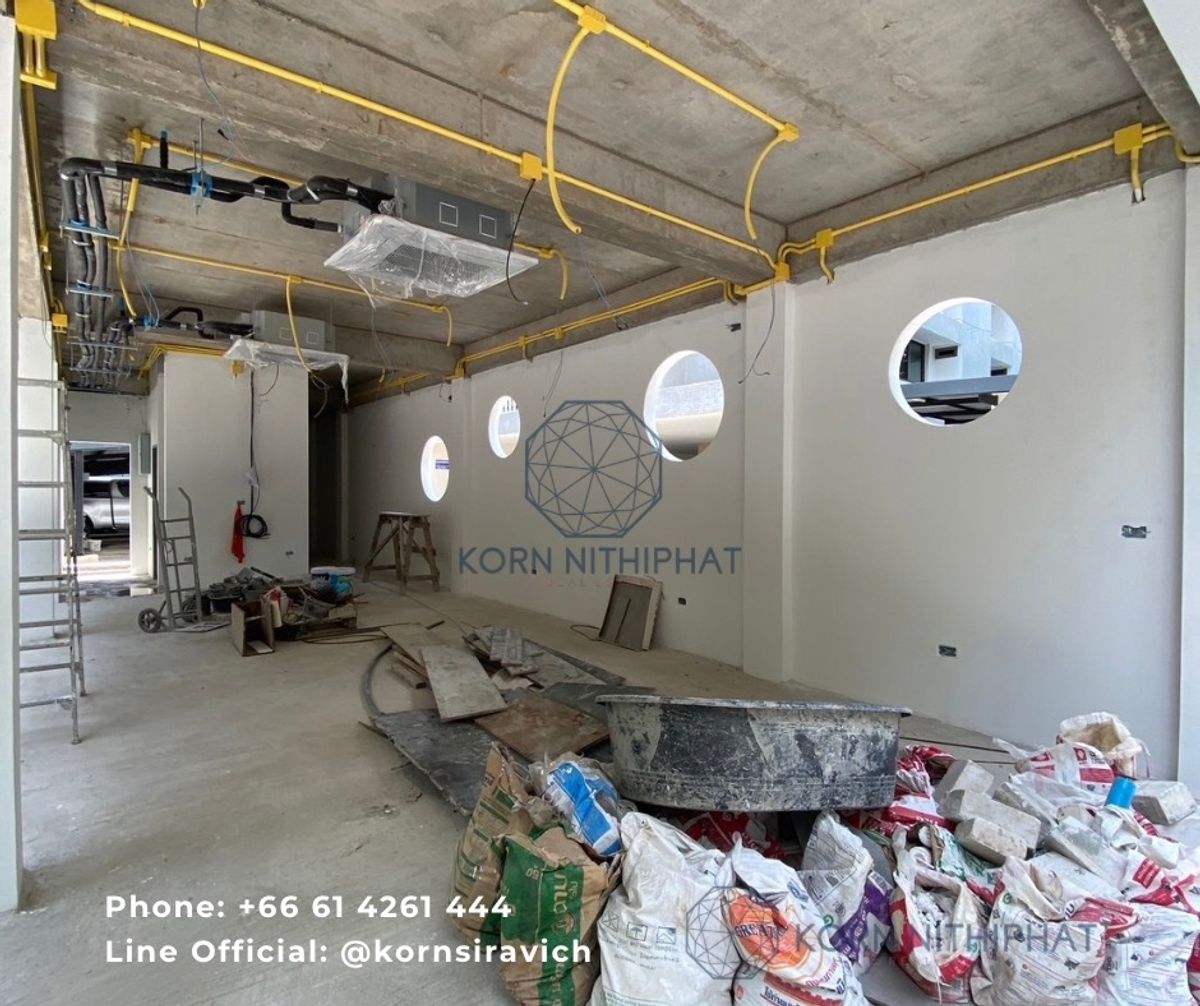 For RentRetail SpaceSukhumvit, Asoke, Thonglor : Rent a shop, 70 sq.m., Asoke, Sukhumvit, Bangkok for easy decoration business, beautiful design, 3 car parking