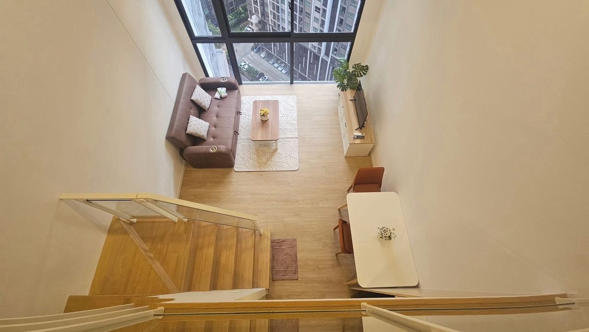 For RentCondoRama9, Petchburi, RCA : Siamese Rama 9 Duplex Room