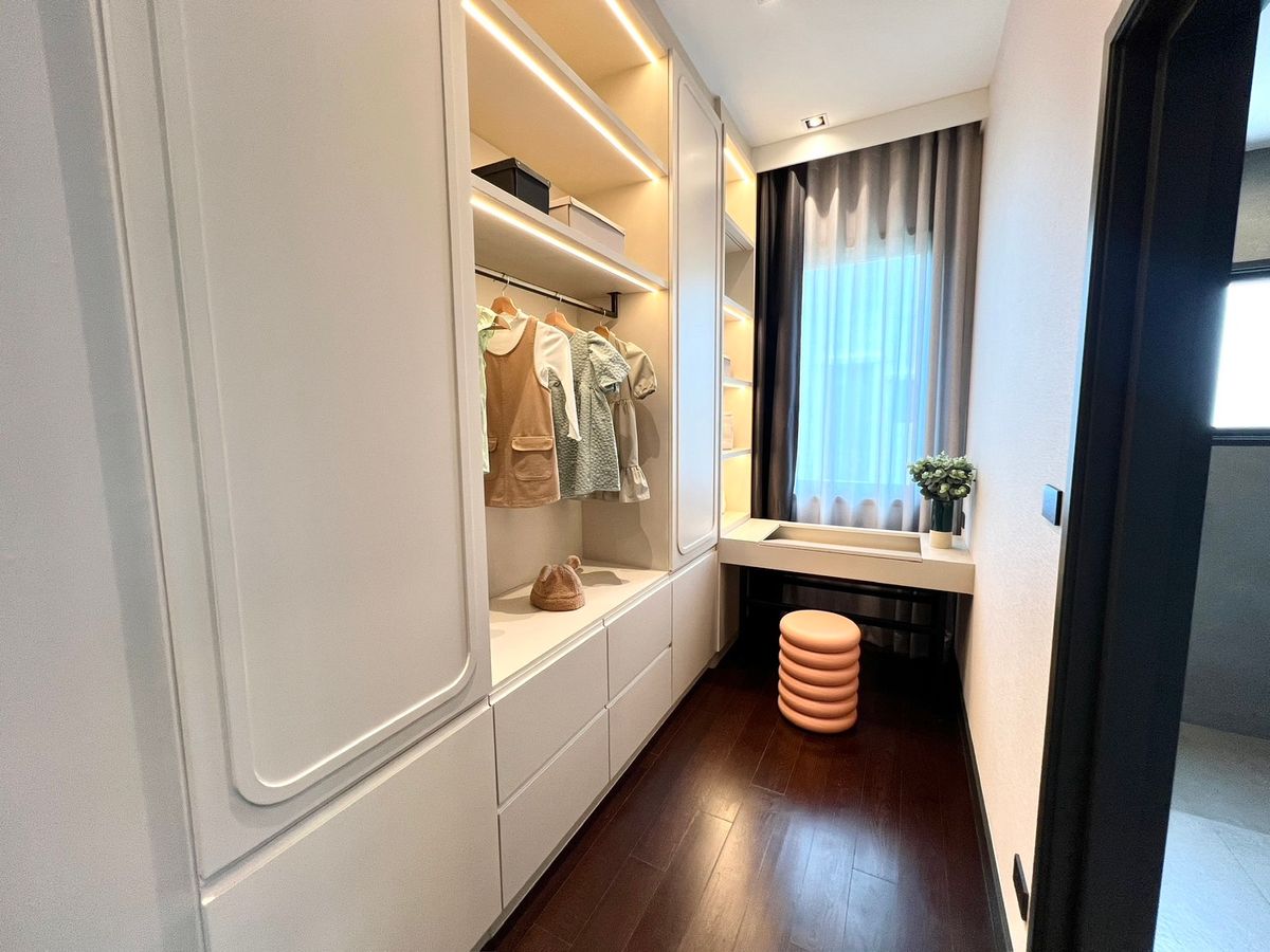 ขายบ้านนวมินทร์ รามอินทรา : 🔥Hot Deal ซื้อตรงโครงการ🔥Bangkok Boulevard Signature รามอินทรา - วัชรพล | บ้านเดี่ยว 2 ชั้น ขนาด 439 ตร.ม. 101.9 ตร.ว. | 4 ห้องนอน 5 ห้องน้ำ 4 ที่จอด เริ่ม 25.9 MB ติดต่อนัดชม Tel.0922635410 (เอิร์ธ)