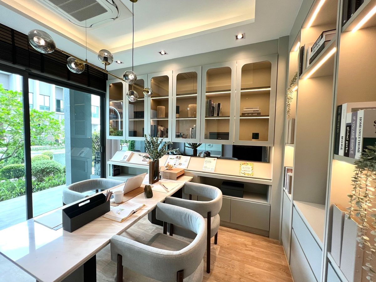 ขายบ้านนวมินทร์ รามอินทรา : 🔥Hot Deal ซื้อตรงโครงการ🔥Bangkok Boulevard Signature รามอินทรา - วัชรพล | บ้านเดี่ยว 2 ชั้น ขนาด 439 ตร.ม. 101.9 ตร.ว. | 4 ห้องนอน 5 ห้องน้ำ 4 ที่จอด เริ่ม 25.9 MB ติดต่อนัดชม Tel.0922635410 (เอิร์ธ)